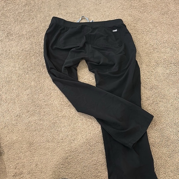 Figs Black Livingston High Waisted Scrub Pant - Picture 6 of 7